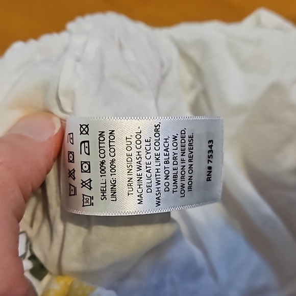 Tommy Bahama Outfit - Picture 4 of 4